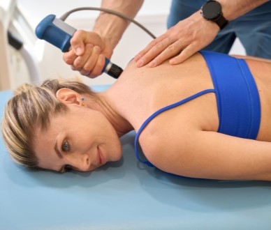 Chiropractor providing care for pinched nerve in St Petersburg